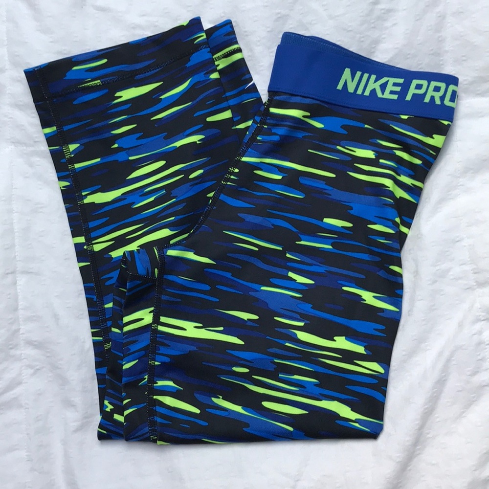 Nike Pro fro-fit capris
